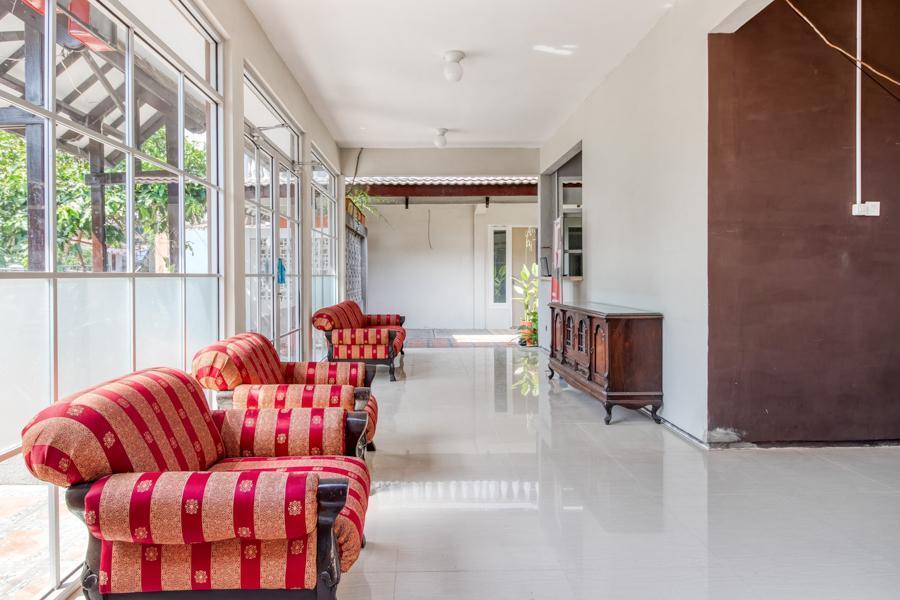 Reddoorz Near Malioboro Tugu Station Jogja Hotel Yogyakarta Ngoại thất bức ảnh