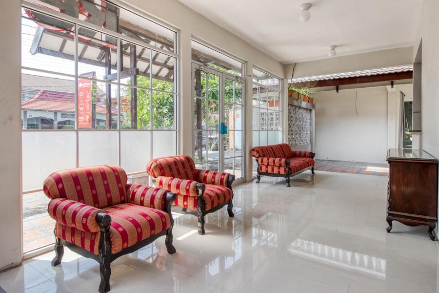 Reddoorz Near Malioboro Tugu Station Jogja Hotel Yogyakarta Ngoại thất bức ảnh