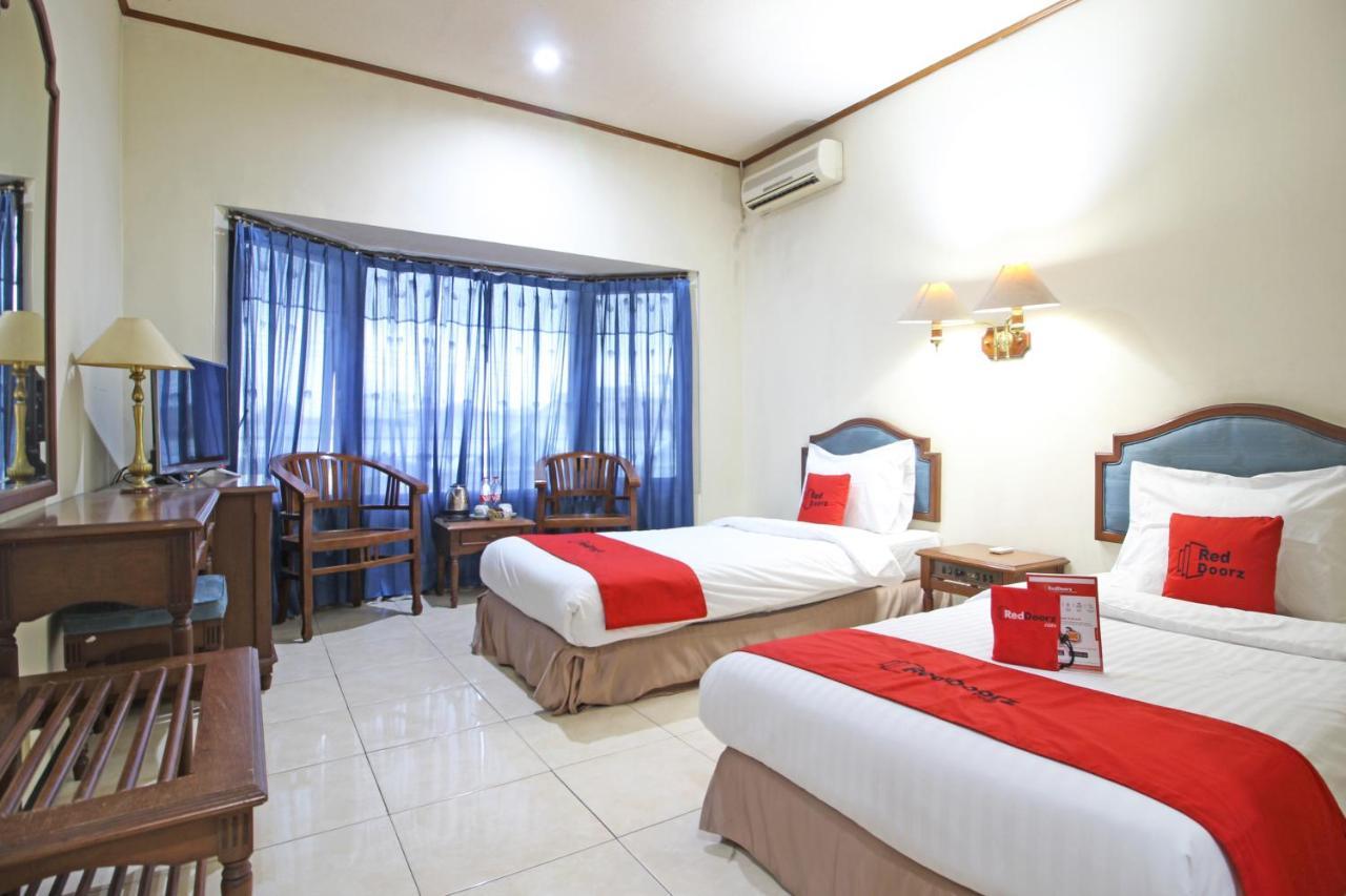 Reddoorz Near Malioboro Tugu Station Jogja Hotel Yogyakarta Ngoại thất bức ảnh