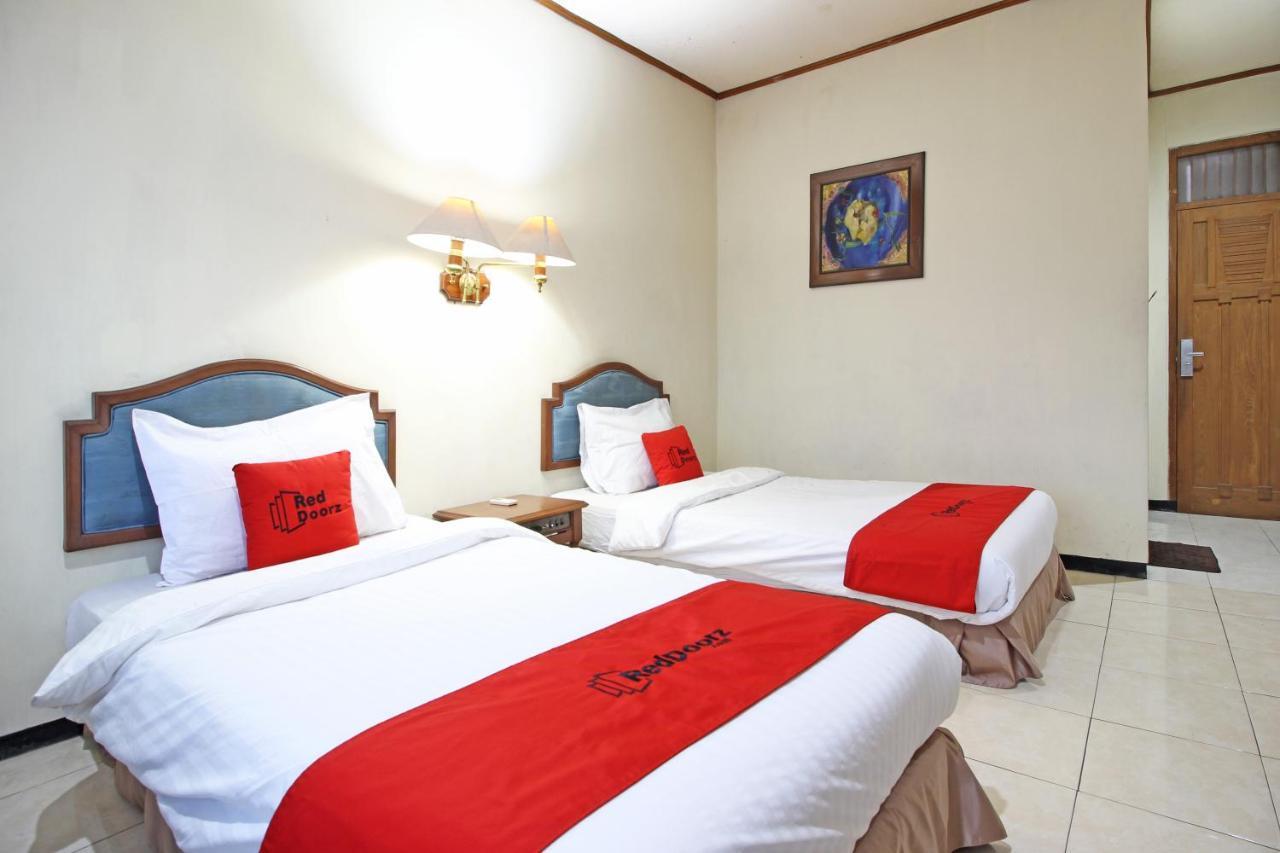 Reddoorz Near Malioboro Tugu Station Jogja Hotel Yogyakarta Ngoại thất bức ảnh