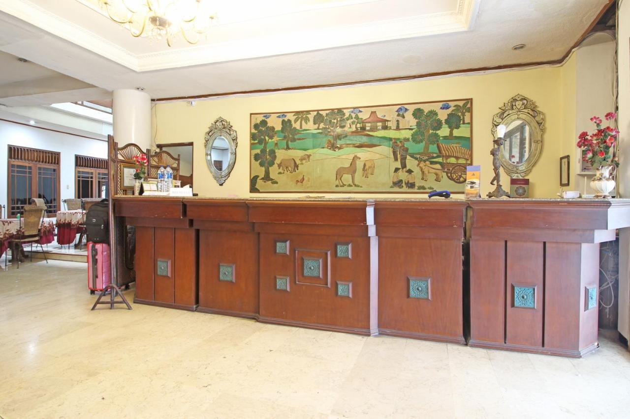 Reddoorz Near Malioboro Tugu Station Jogja Hotel Yogyakarta Ngoại thất bức ảnh
