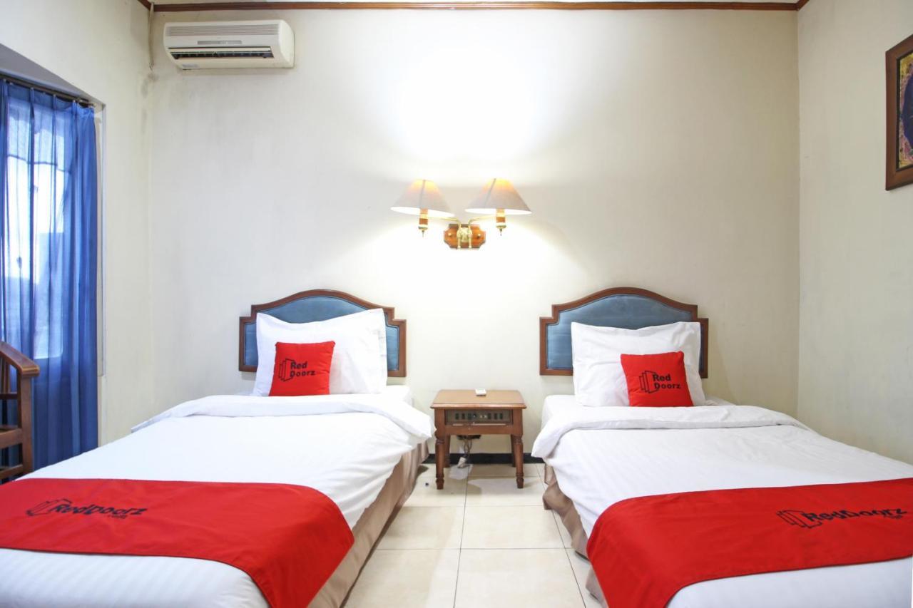 Reddoorz Near Malioboro Tugu Station Jogja Hotel Yogyakarta Ngoại thất bức ảnh