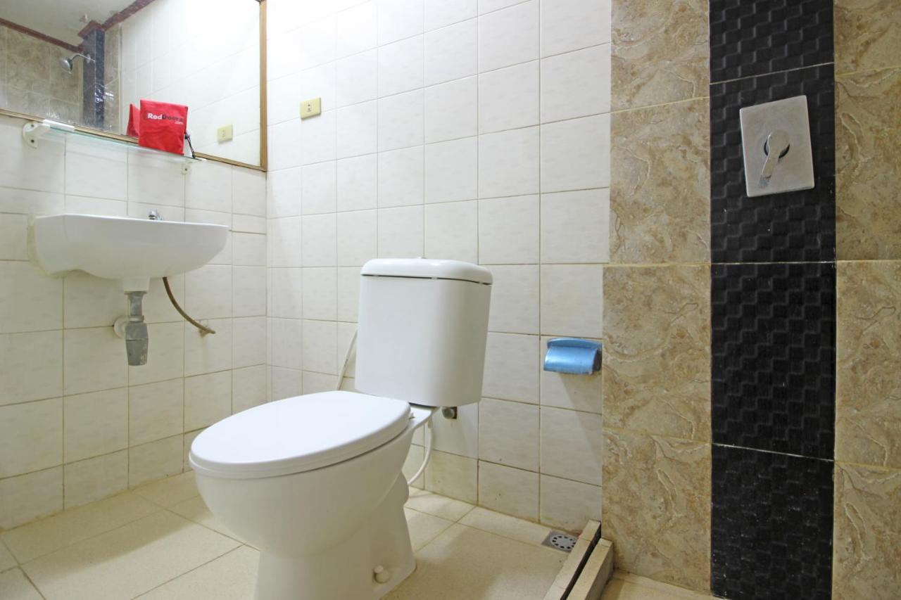 Reddoorz Near Malioboro Tugu Station Jogja Hotel Yogyakarta Ngoại thất bức ảnh