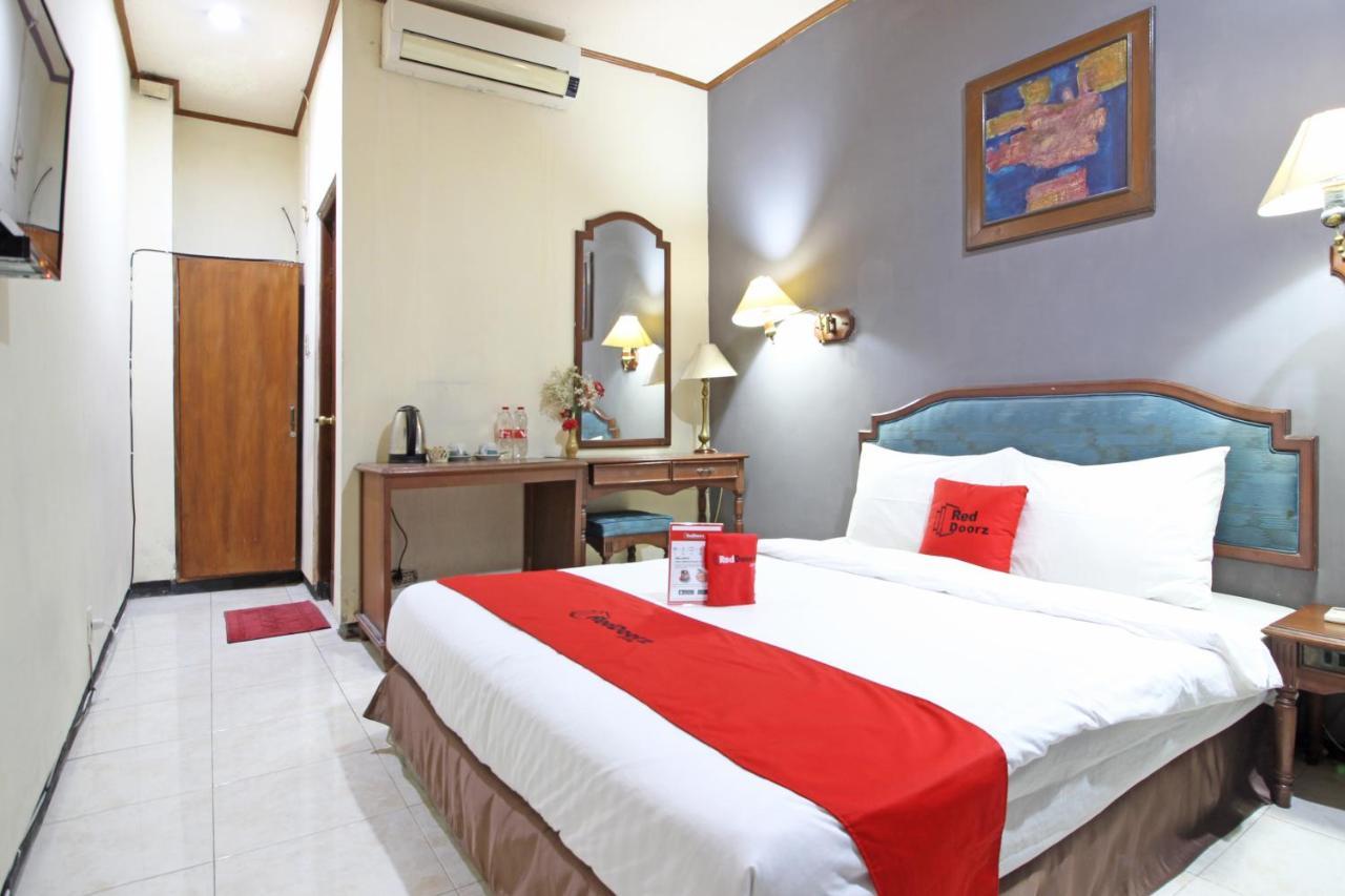 Reddoorz Near Malioboro Tugu Station Jogja Hotel Yogyakarta Ngoại thất bức ảnh