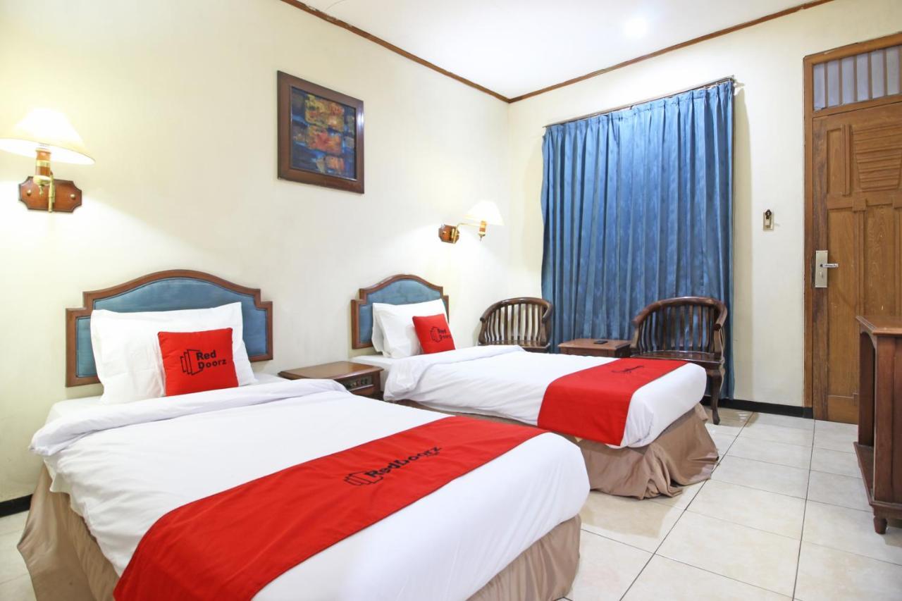 Reddoorz Near Malioboro Tugu Station Jogja Hotel Yogyakarta Ngoại thất bức ảnh