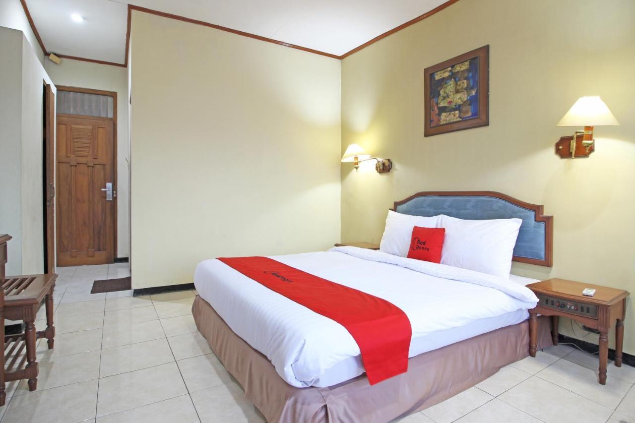 Reddoorz Near Malioboro Tugu Station Jogja Hotel Yogyakarta Ngoại thất bức ảnh