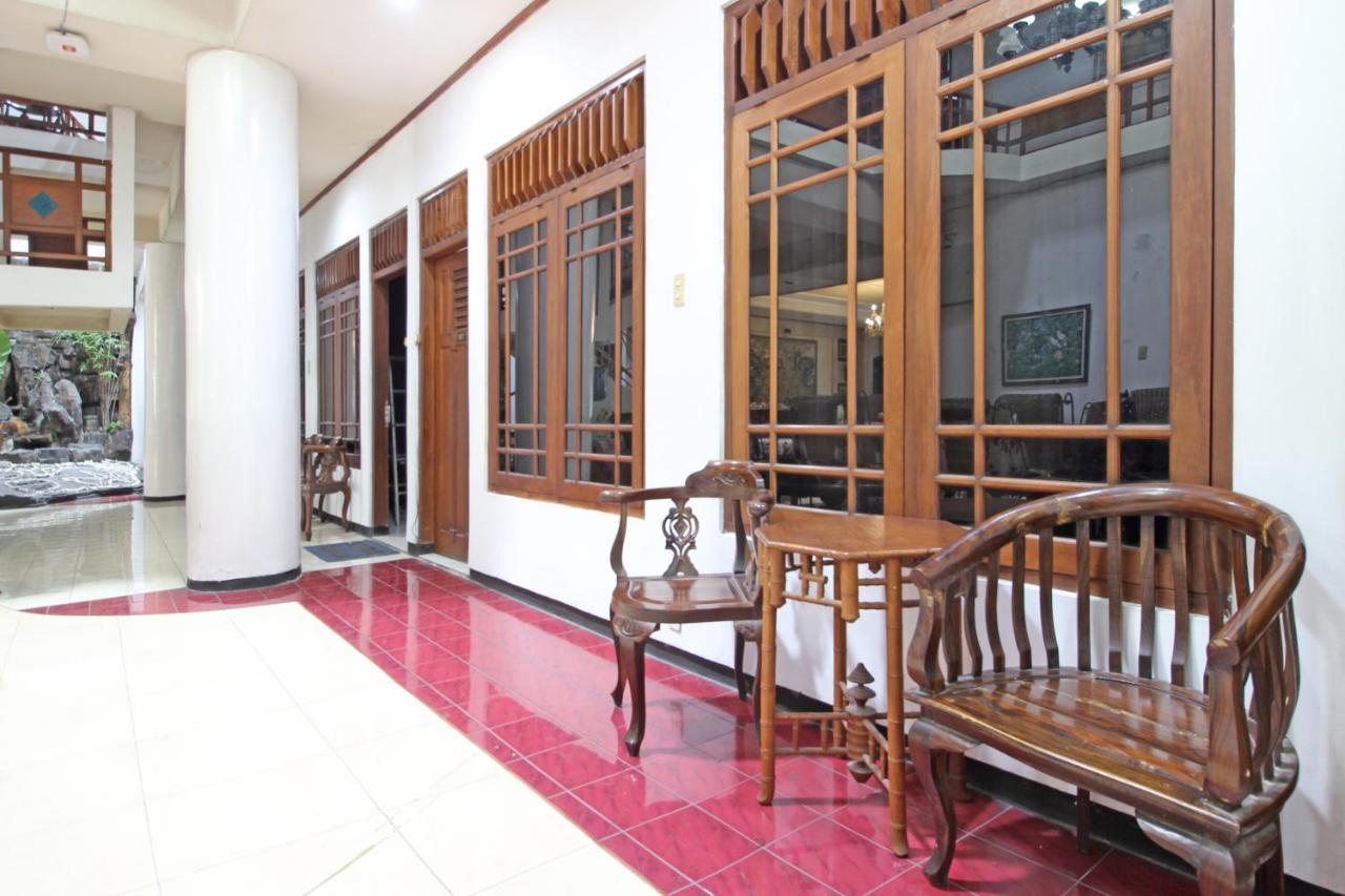 Reddoorz Near Malioboro Tugu Station Jogja Hotel Yogyakarta Ngoại thất bức ảnh