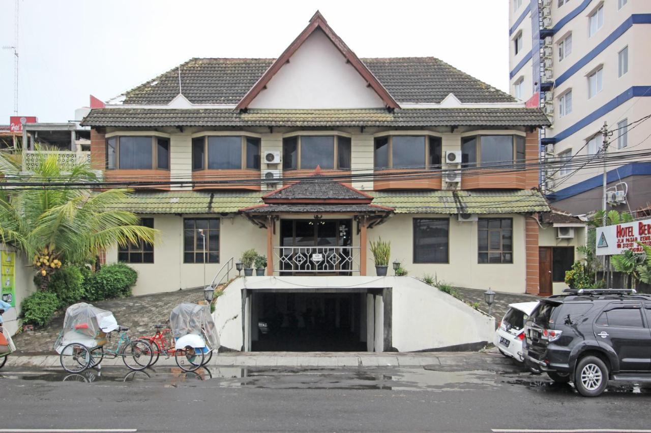 Reddoorz Near Malioboro Tugu Station Jogja Hotel Yogyakarta Ngoại thất bức ảnh