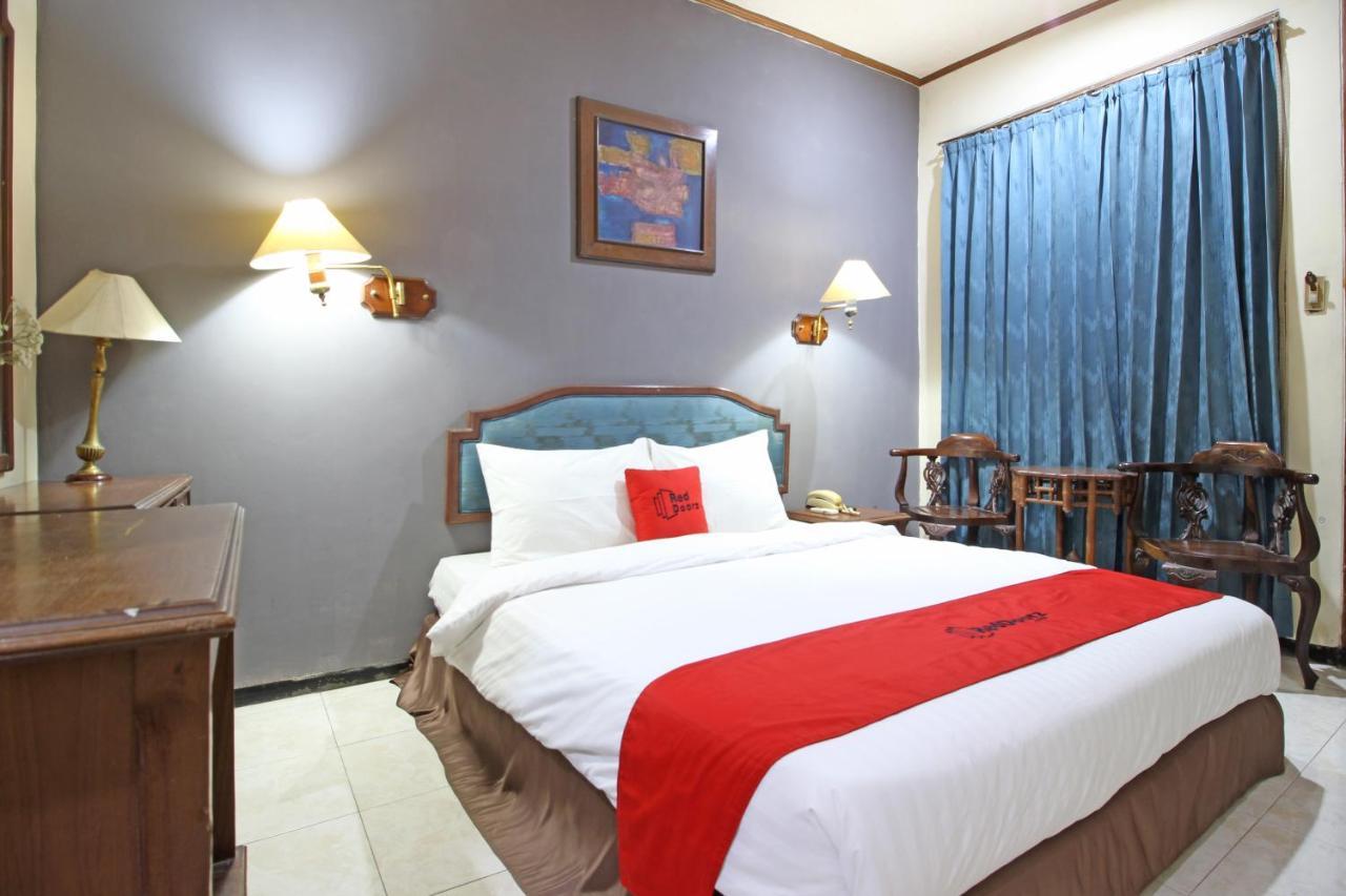 Reddoorz Near Malioboro Tugu Station Jogja Hotel Yogyakarta Ngoại thất bức ảnh