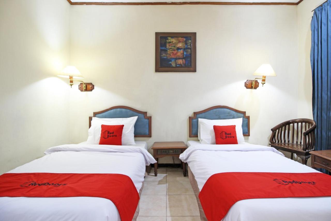 Reddoorz Near Malioboro Tugu Station Jogja Hotel Yogyakarta Ngoại thất bức ảnh
